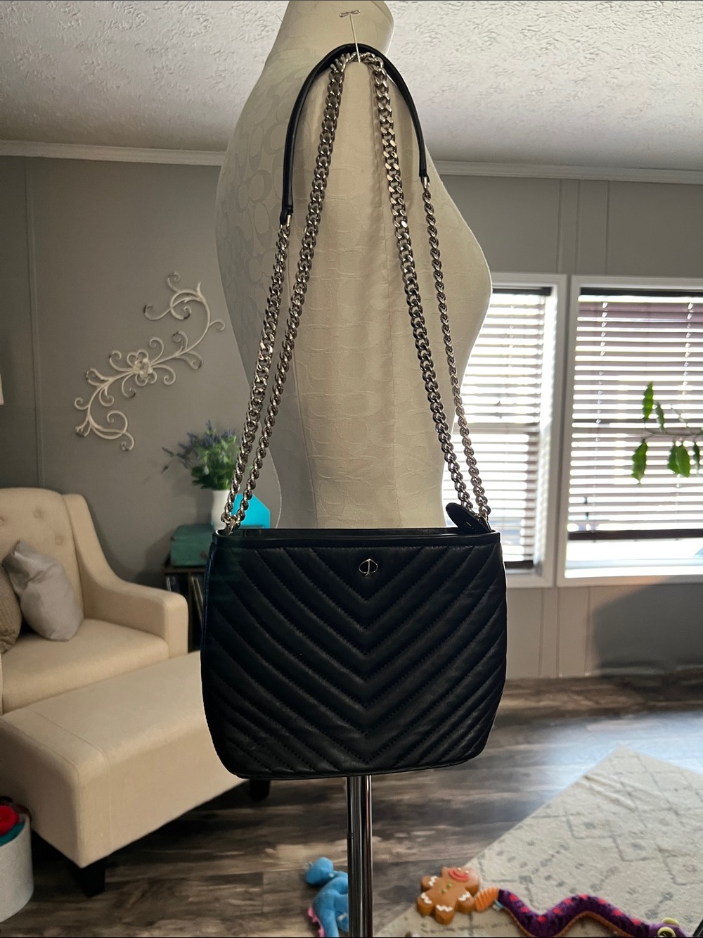 Kate Spade small dressy bucket w chain strap